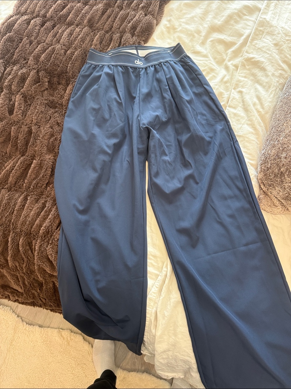 ALO pants